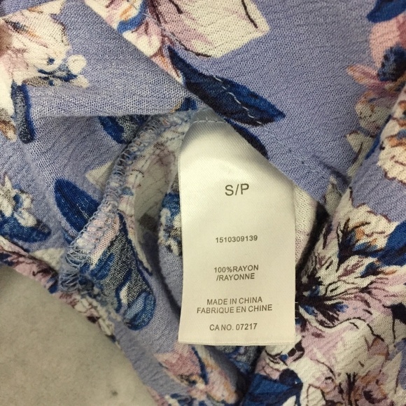Warehouse One Cold Shoulder Floral Blouse Small Half Sleeve Violet Blue Popover - Picture 7 of 9
